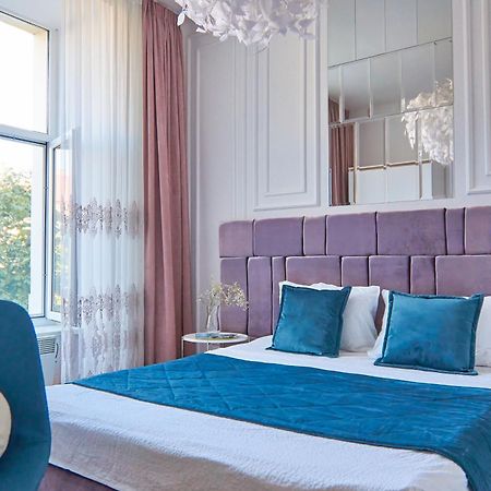 Elegant Lux Apartment In Central Square Munkács Kültér fotó