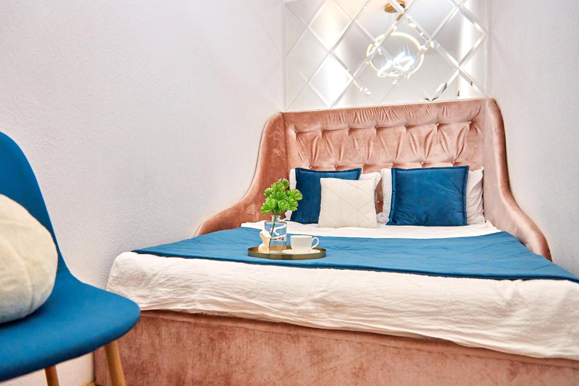 Elegant Lux Apartment In Central Square Munkács Kültér fotó